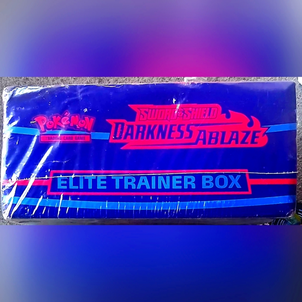 Pokemon Sword & Shield Elite Trainer Box - Blue and Red
